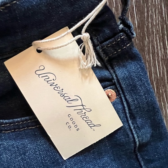 NWT‎ - Universal Thread - Women's High-Rise Slim Straight Fit Jeans - Picture 5 of 6